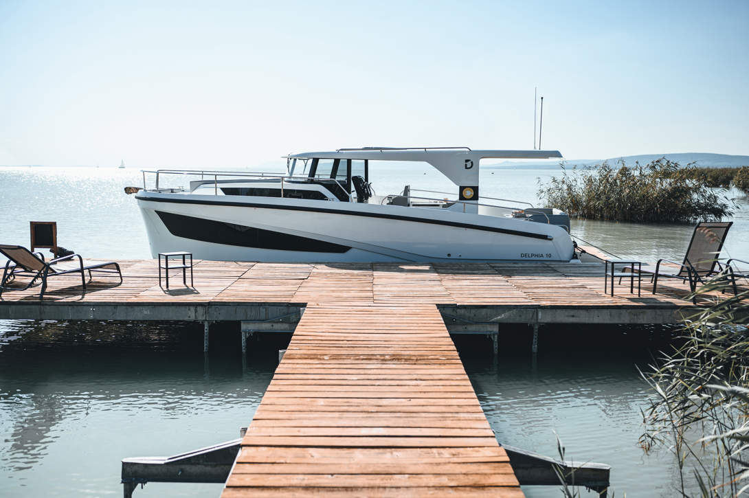 DELPHIA 10 LOUNGETOP IMAGE EXTERIOR BALATON 8