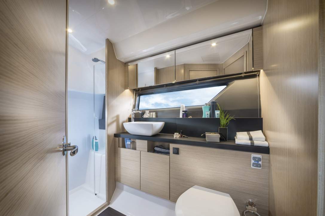 Bavaria R40 Coupe_Interieur - 25.jpg