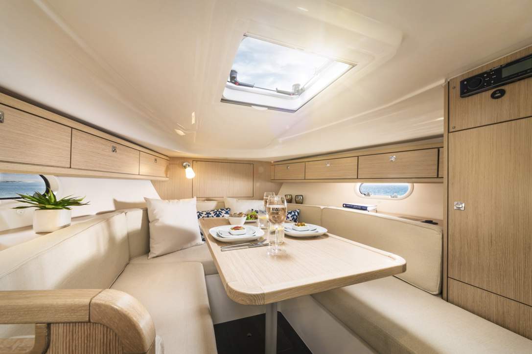 Bavaria S29_Interior - 5.jpg