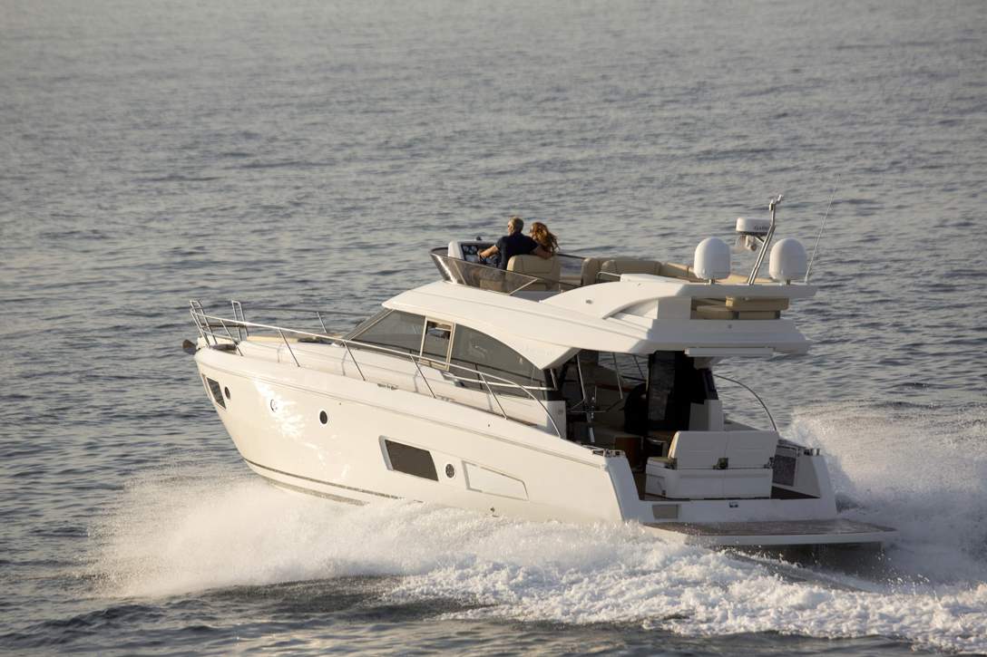 Bavaria VIRTESS 420 Fly_Exterior - 43.jpg