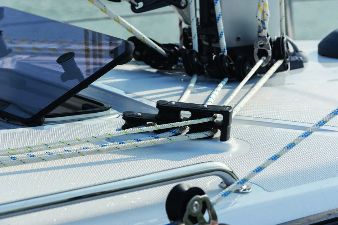 Bavaria C34_Exterior - 8.jpg