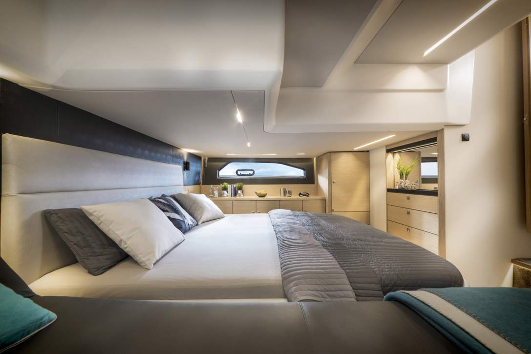 Bavaria R40 Coupe_Interieur - 18.jpg