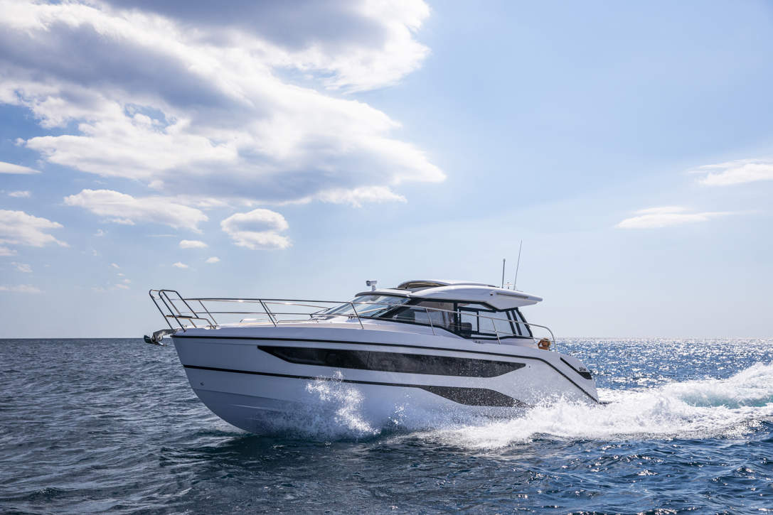 250305 Bavaria SR38 © Yachtshot T043