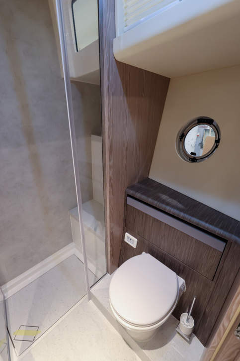 GL58 (4) Silver Oak Interior 09