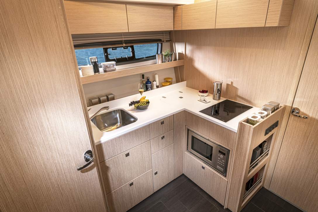 Bavaria SR41 Interior - 3.jpg