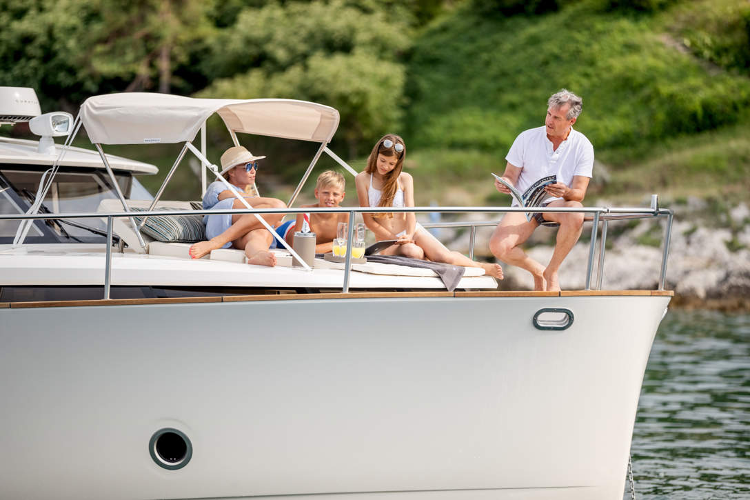 Copy Of Greenline40 Lifestyle2