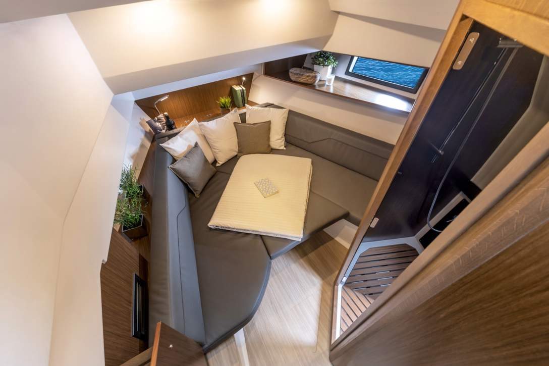 Bavaria VIDA 33 Interior - 14.jpg