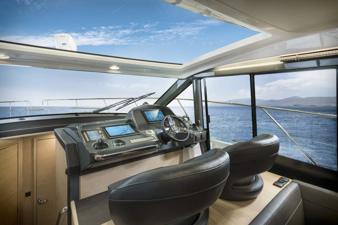 Bavaria R40 Coupe_Interieur - 7.jpg