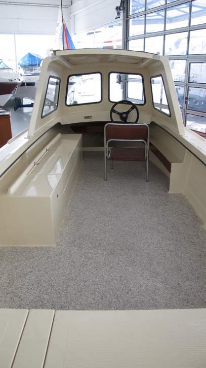 Füllemann Uno F-550 Interior - 1.JPG