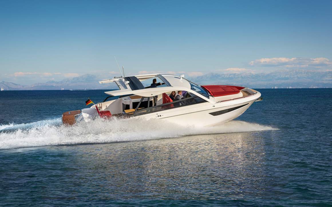 Bavaria VIDA 33 Exterior - 5.jpg