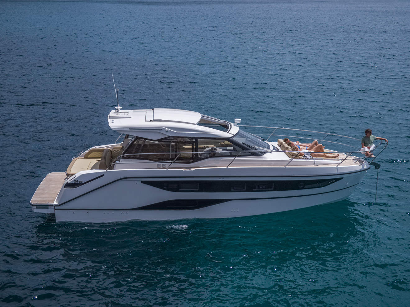 250305 Bavaria SR38 © Yachtshot T006