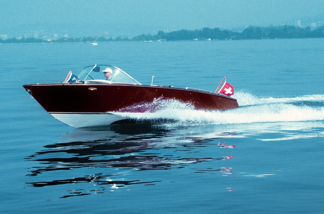 Boesch 620 Cabrio De Luxe Exterior.jpg