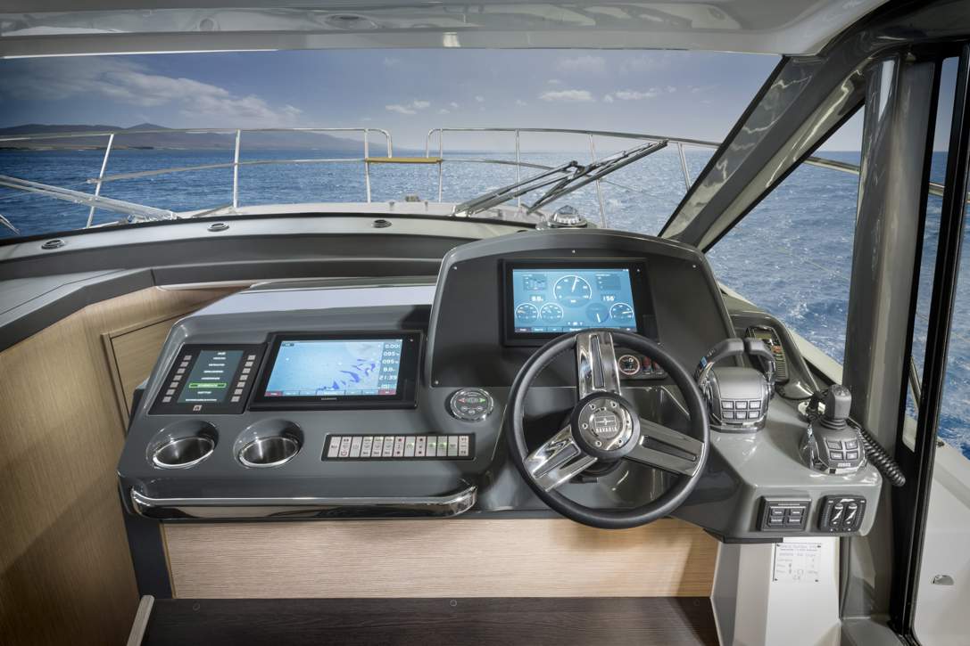 Bavaria R40 Coupe_Interieur - 9.jpg