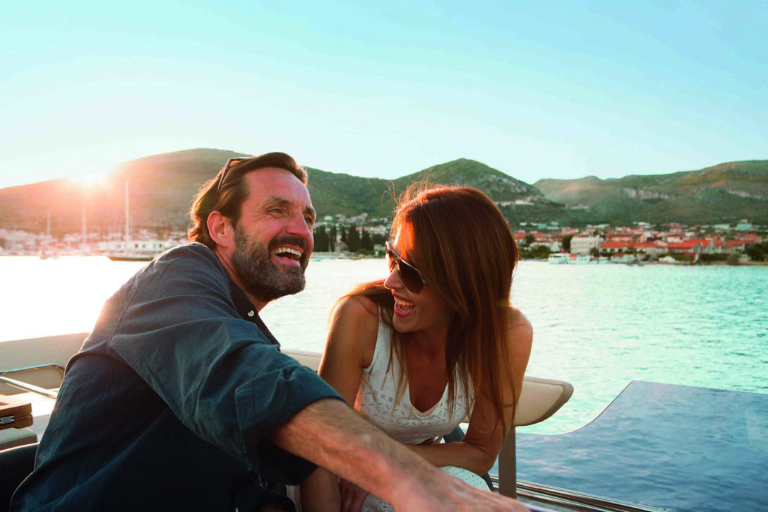 Bavaria R40 Fly_Exterior - 4.jpg