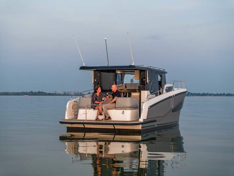 DELPHIA 10 SEDAN IMAGE EXTERIOR NETHERLANDS 14