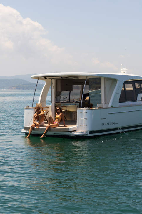 Greenline 40 Back 01