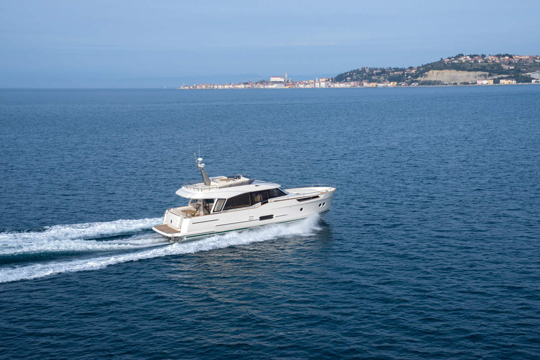 GL48FLY Ex Highres 6