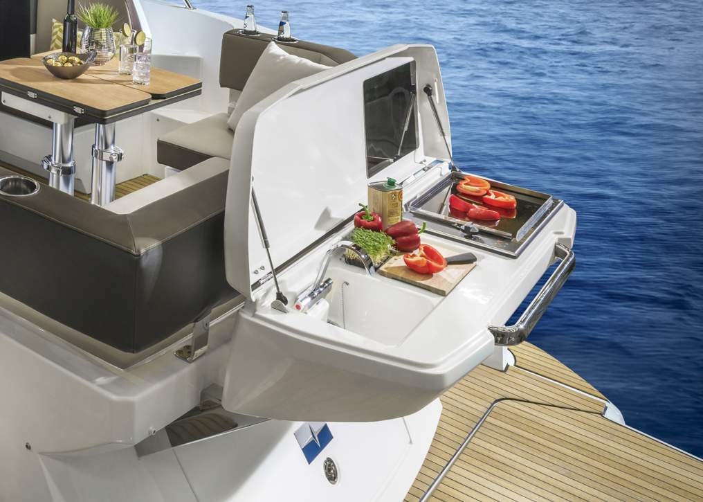 Bavaria R40 Coupe_Exterieur - 9.jpg