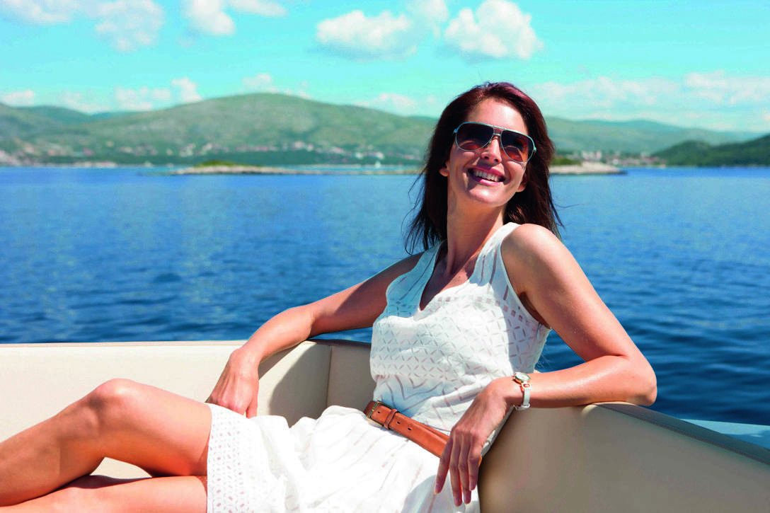 Bavaria R40 Fly_Exterior - 2.jpg