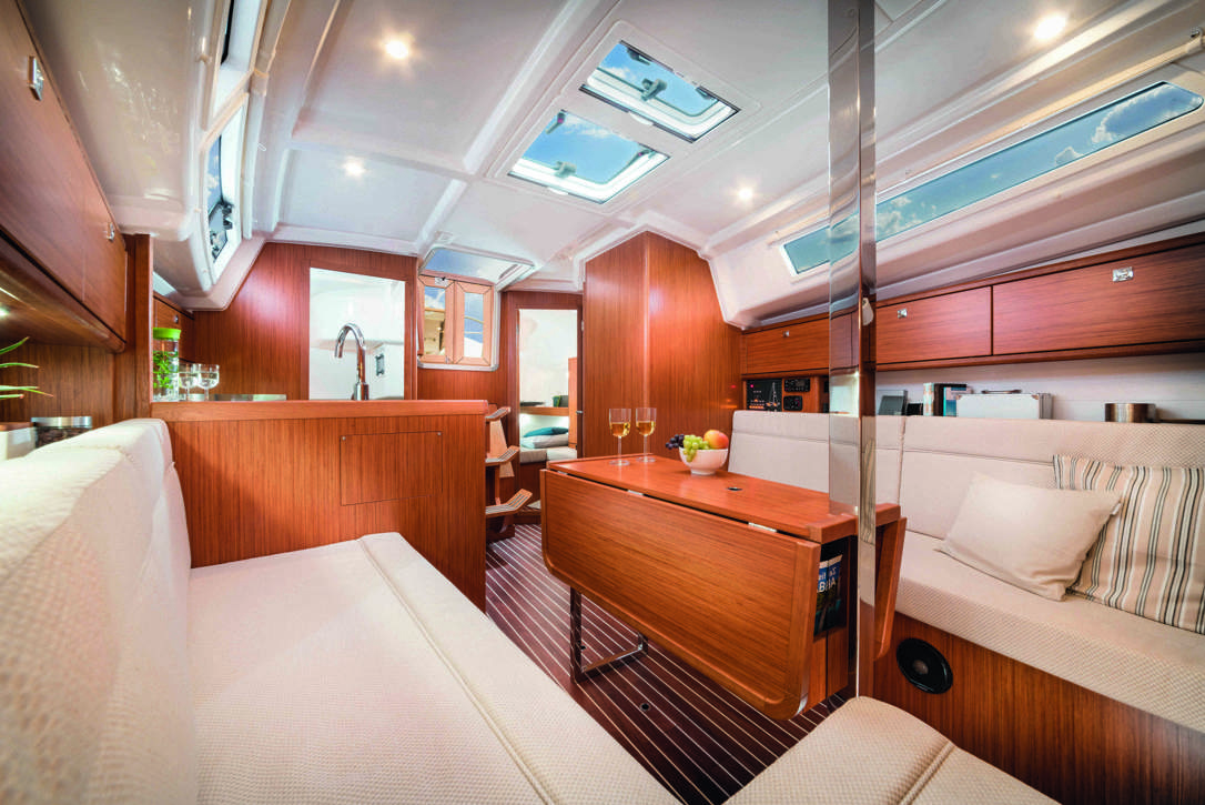 Bavaria C34_Interior - 21.jpg