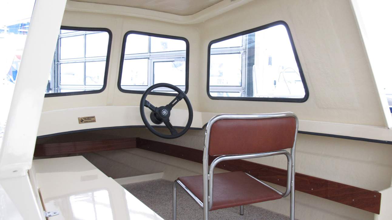 Füllemann Uno F-550 Interior - 4.JPG