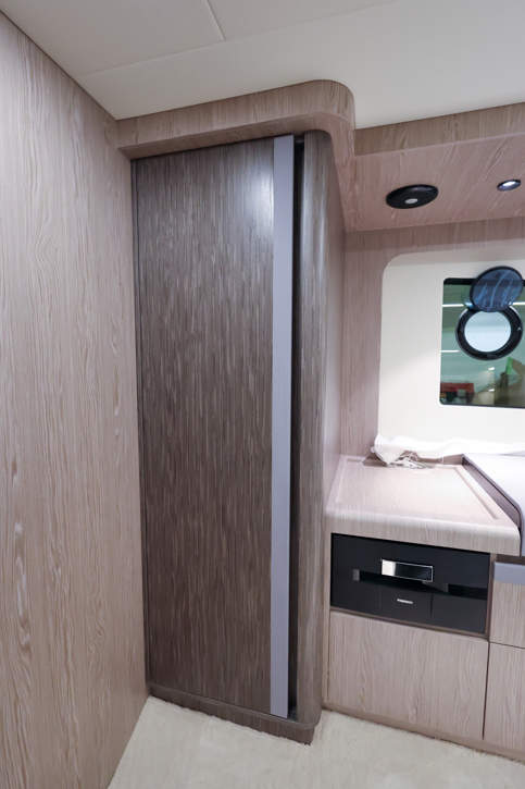 GL58 (4) Silver Oak Interior 03