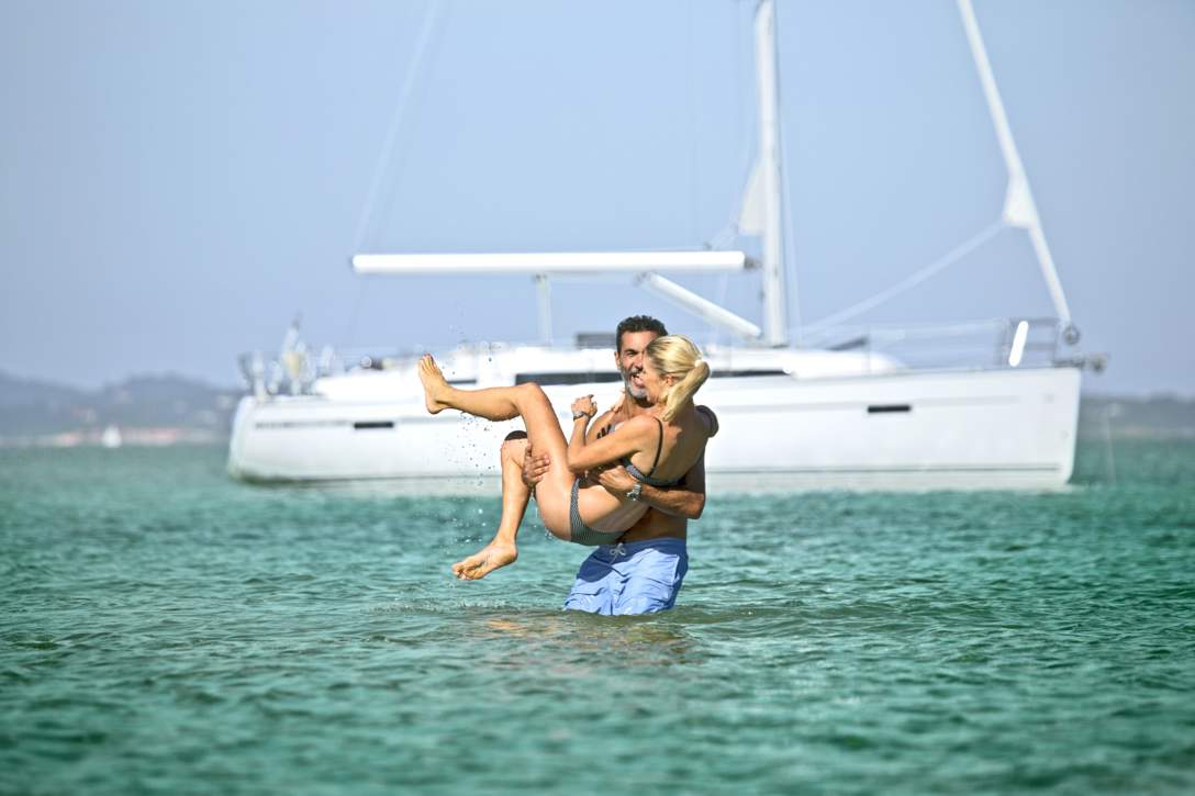 Bavaria C37_Exterior - 6.jpg