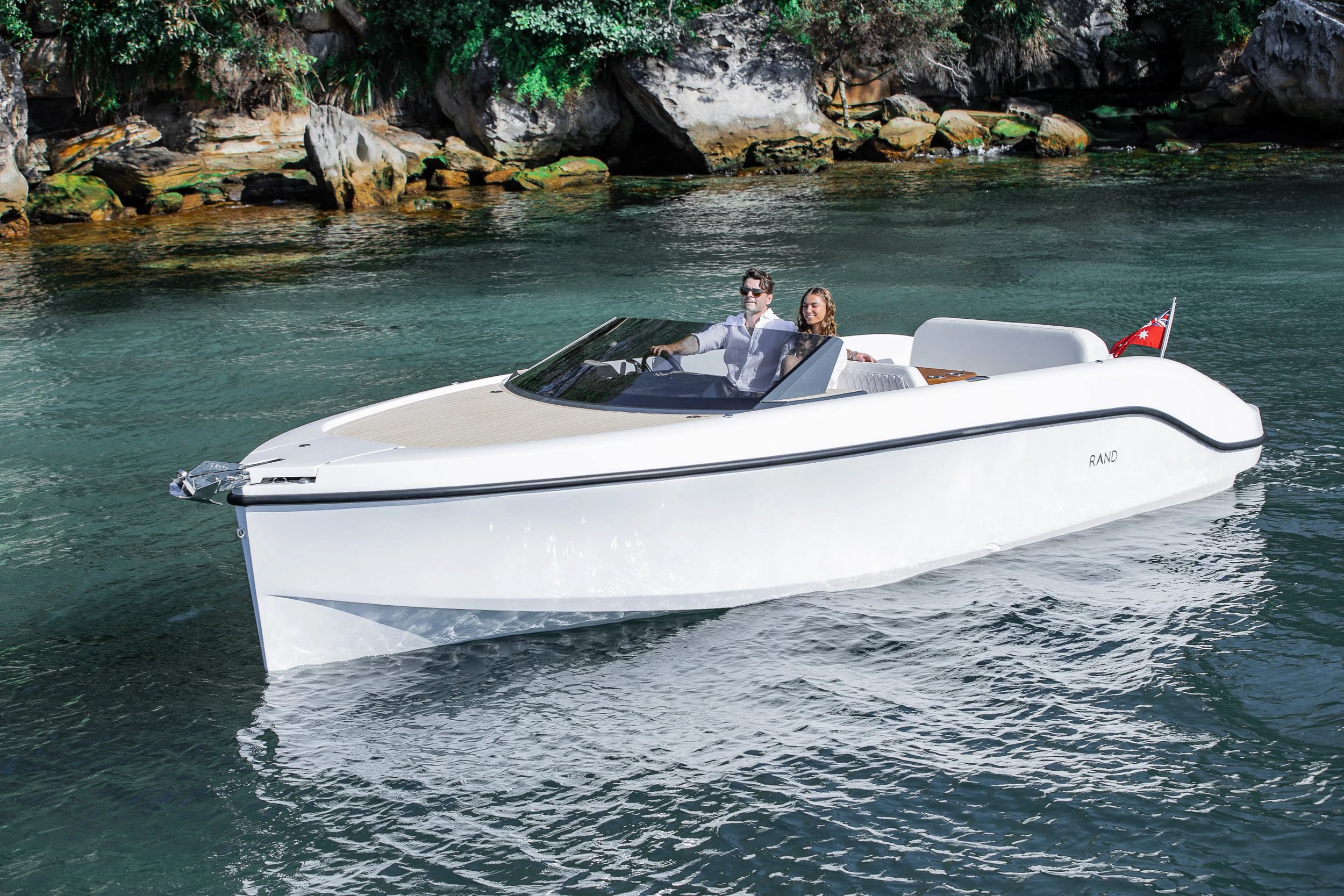 Spirit 25, Sidney Large140