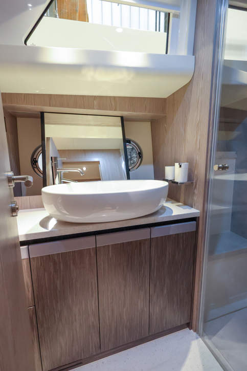 GL58 (4) Silver Oak Interior 01