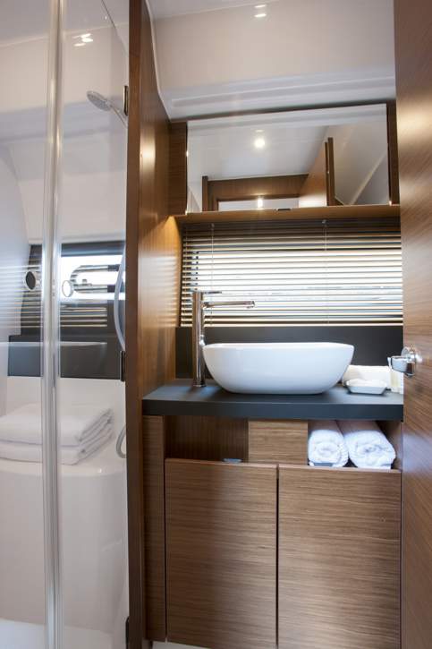 Bavaria R40 Fly_Badezimmer.jpg