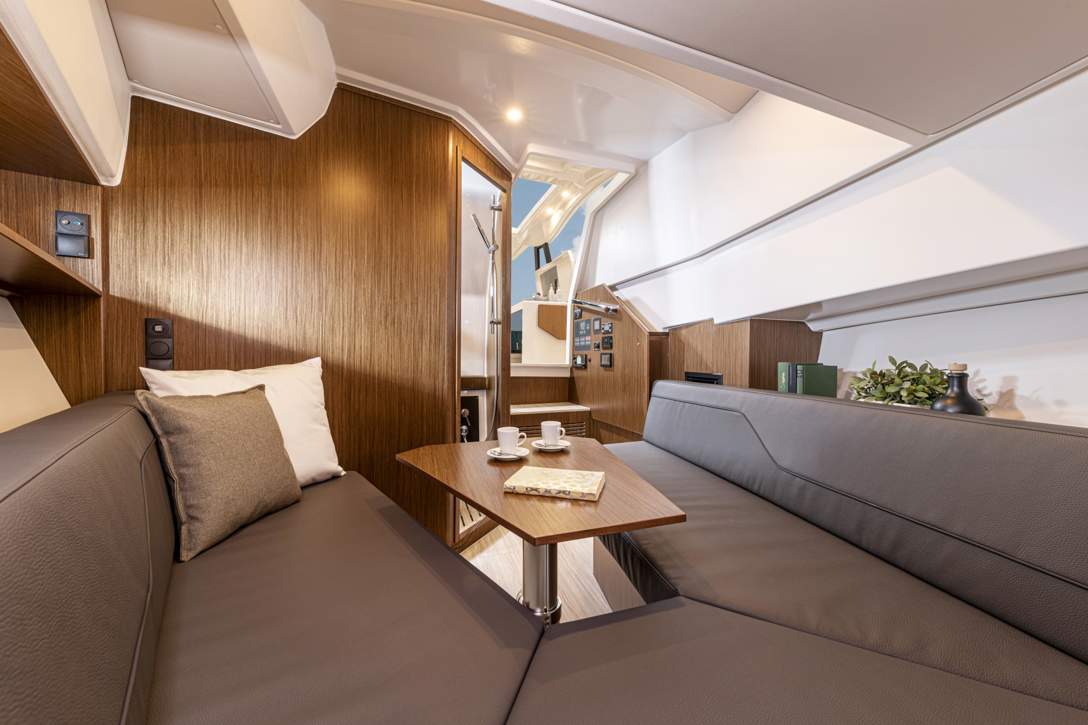 Bavaria VIDA 33 Interior - 17.jpg