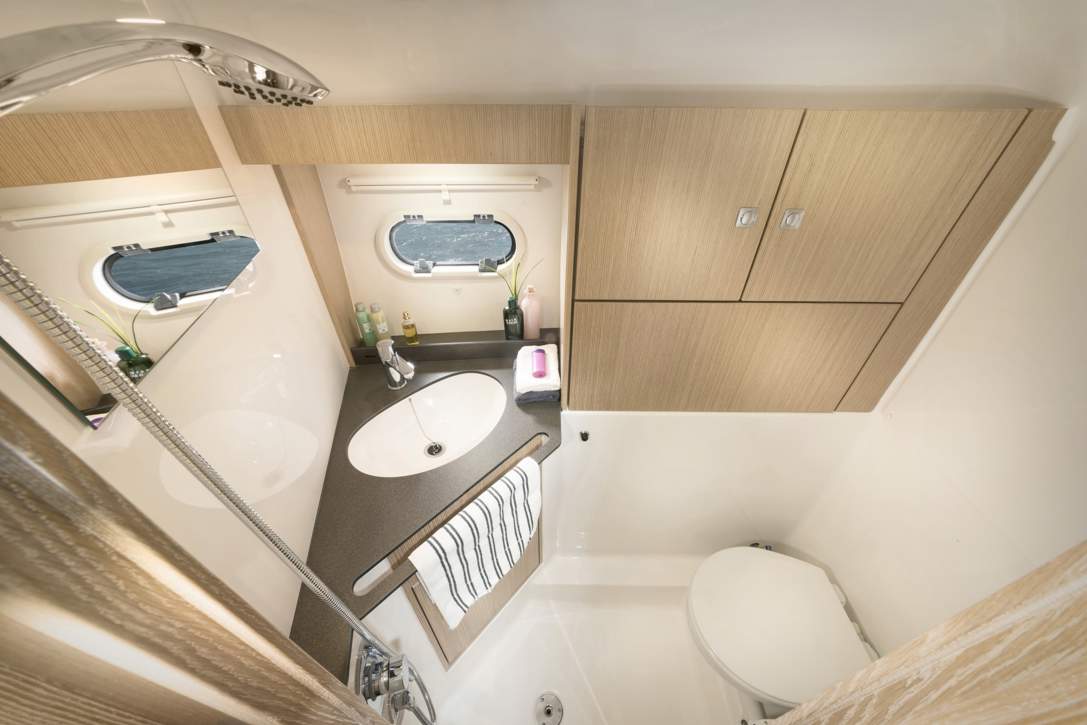 Bavaria S29_Interior - 9.jpg