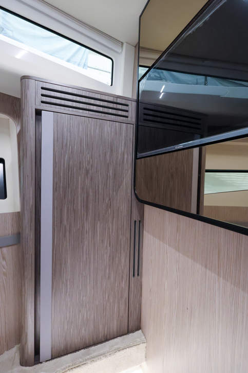 GL58 (4) Silver Oak Interior 06