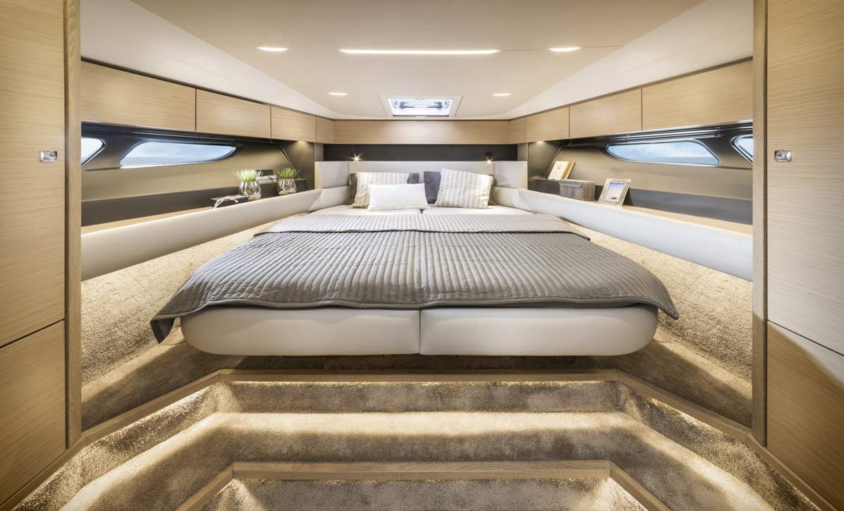 Bavaria R40 Coupe_Interieur - 21.jpg