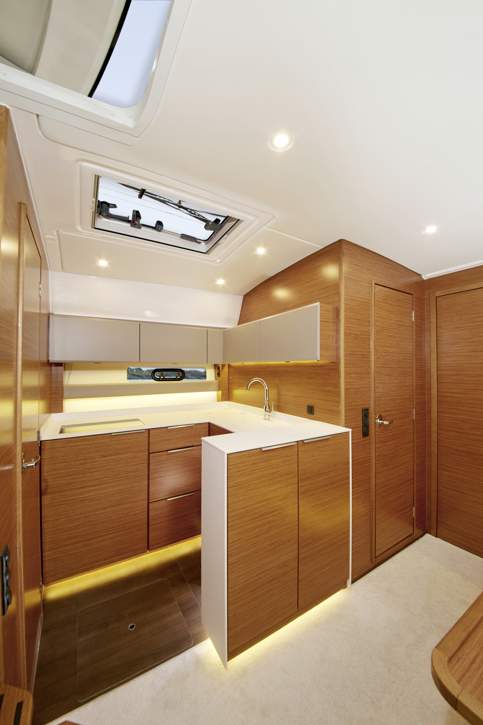 Bavaria SPORT 450 Coupe_Interior - 20.jpg