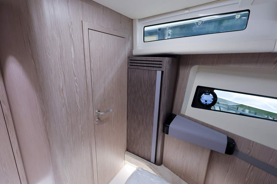 GL58 (4) Silver Oak Interior 11