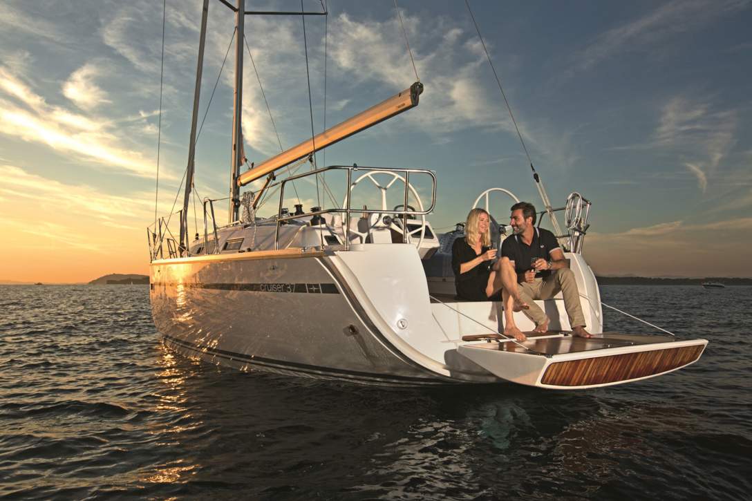 Bavaria C37_Exterior - 4.jpg