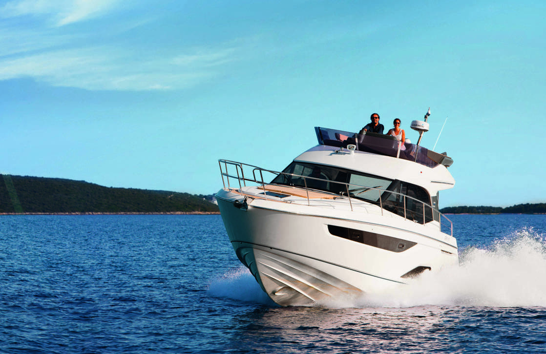 Bavaria R40 Fly_Exterior - 12.jpg