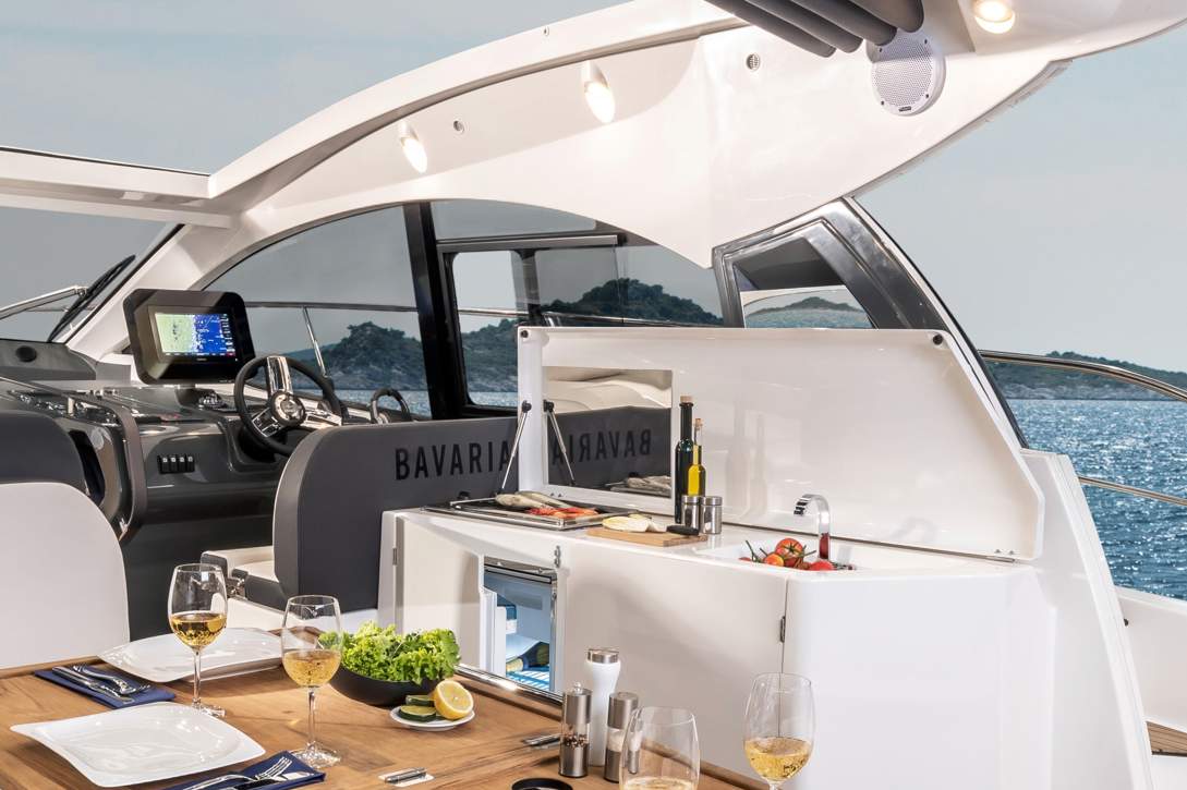 Bavaria SR41 Exterior - 27.jpg