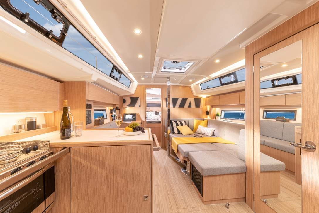 Bavaria C38 Interior - 2.jpg