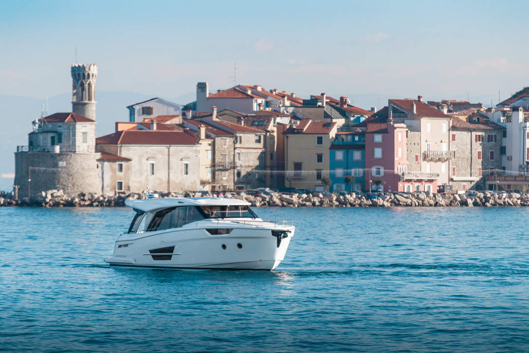 GL45COUPE Hybrid Ex Highres 17