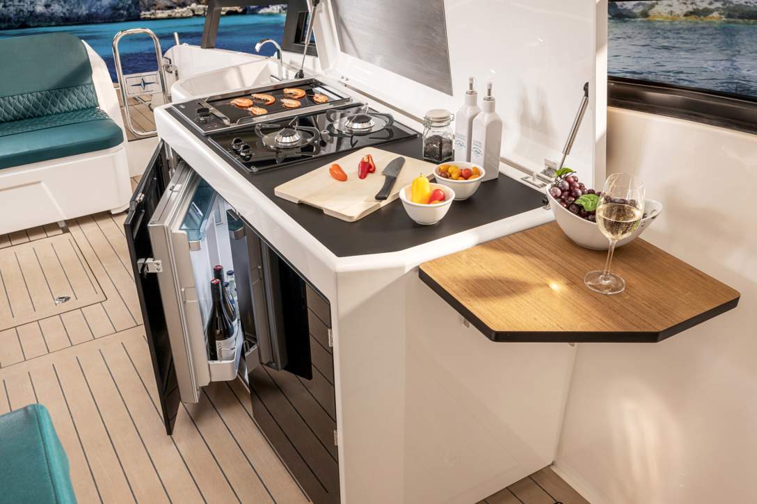 Bavaria VIDA 33 Interior - 5.jpg