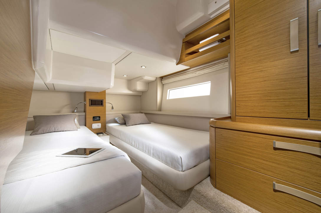 GL 48 Interior 5