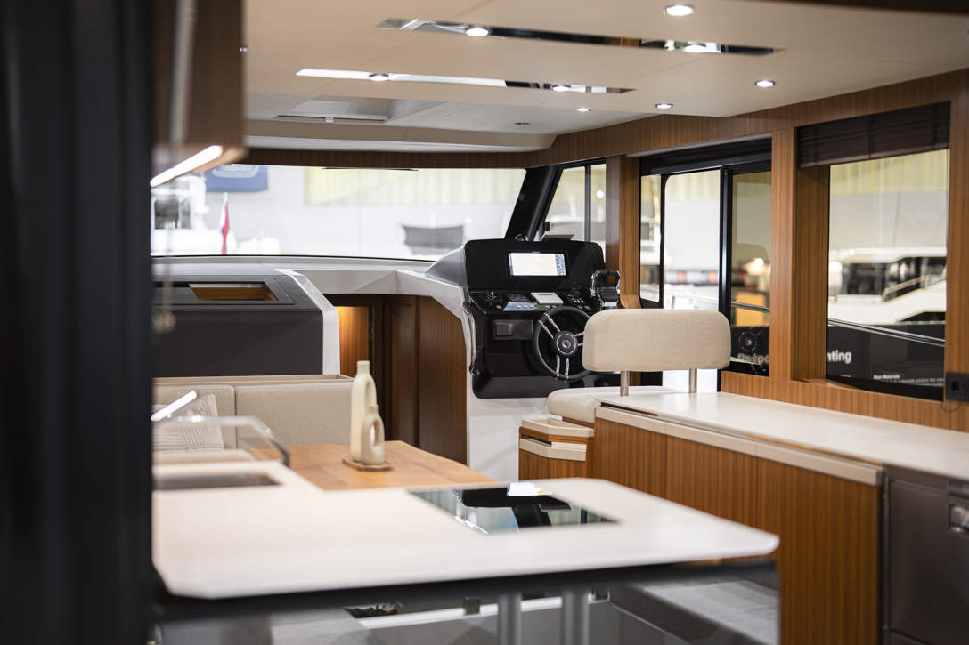 GL42 Interior 17