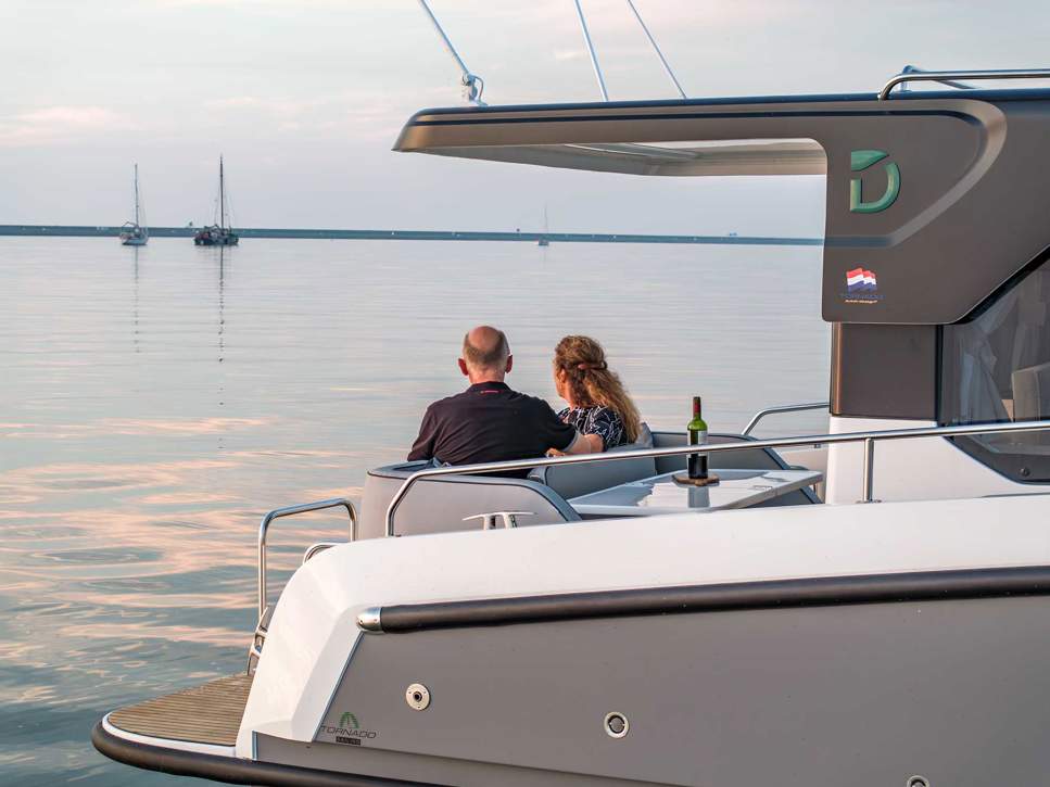 DELPHIA 10 SEDAN IMAGE EXTERIOR NETHERLANDS 17