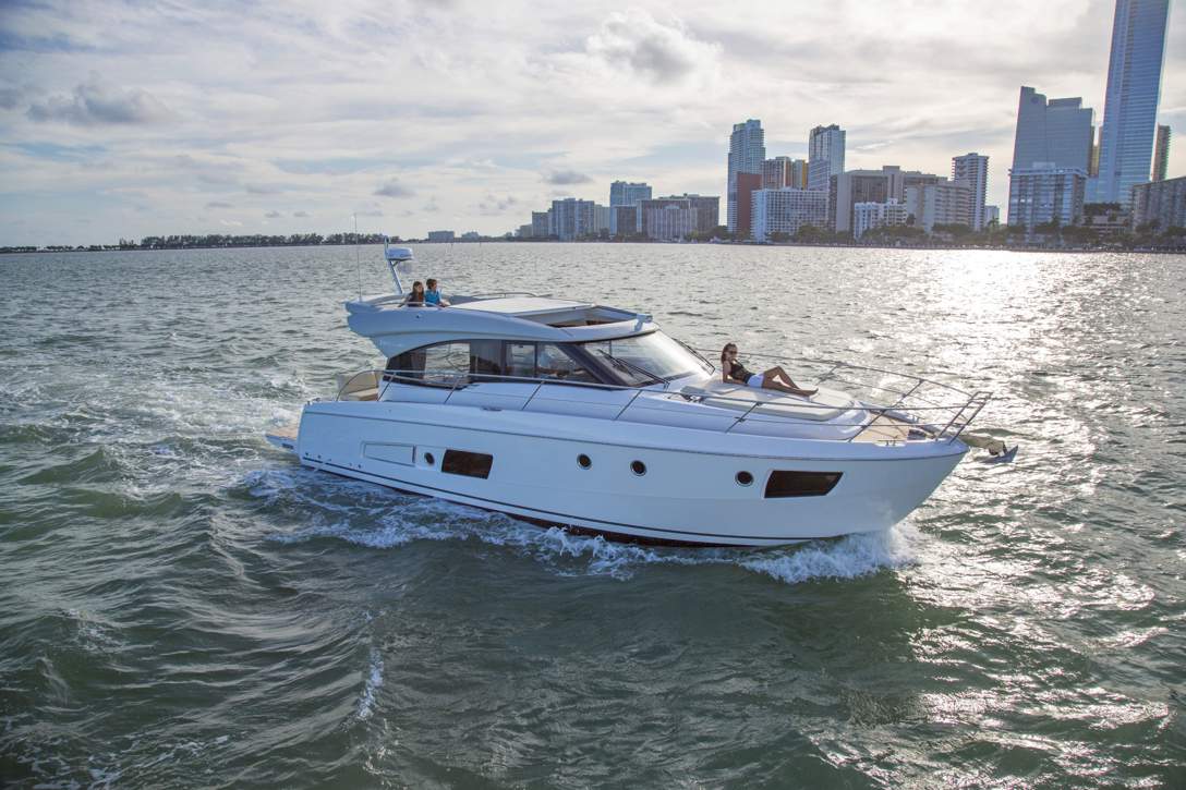 Bavaria VIRTESS 420 Coupe_Exterior - 43.jpg