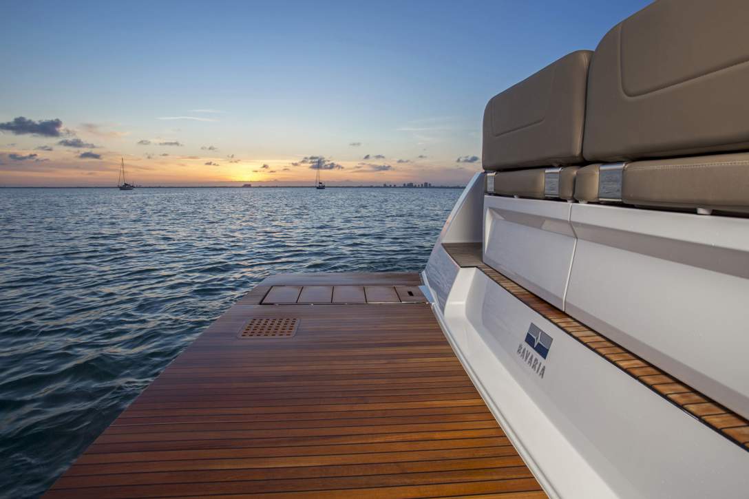 Bavaria VIRTESS 420 Fly_Exterior - 4.jpg