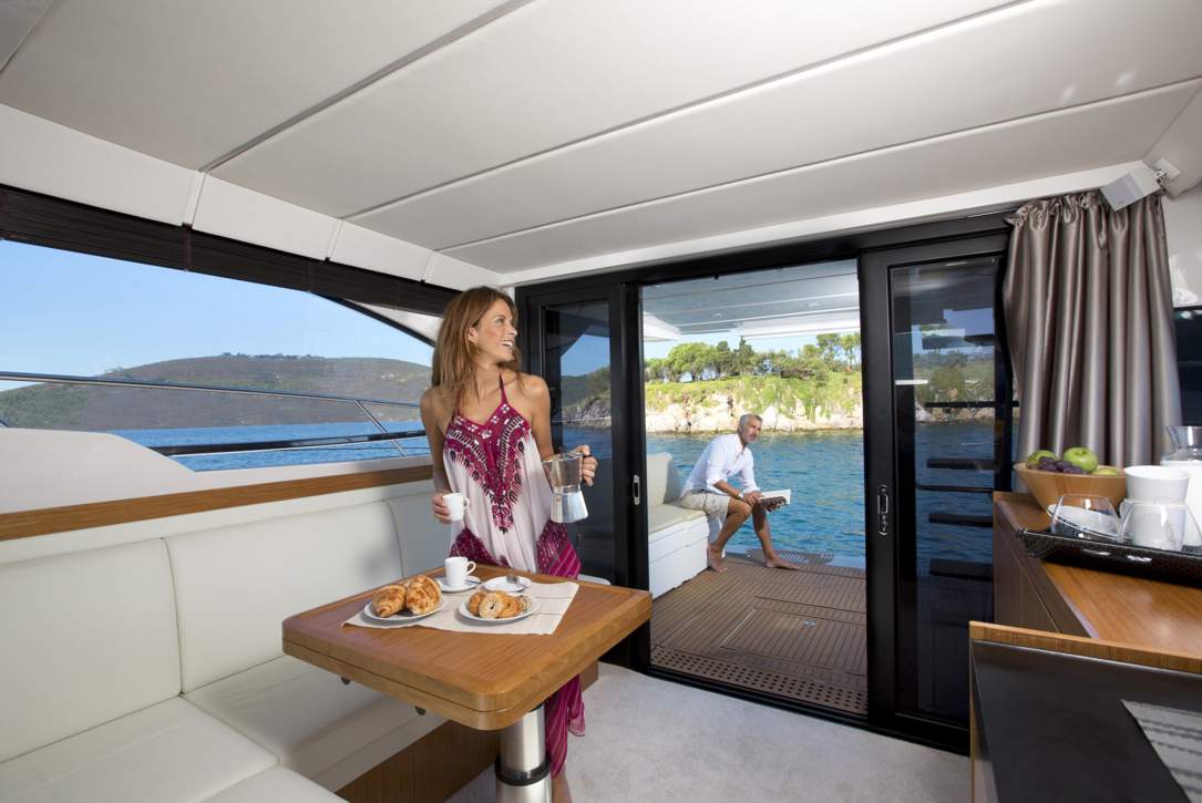 Bavaria VIRTESS 420 Fly - 7.jpg