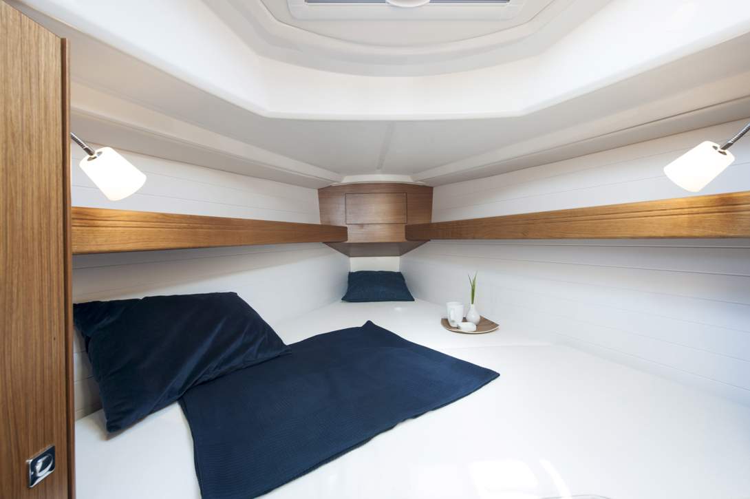 Bavaria C34_Interior - 3.jpg