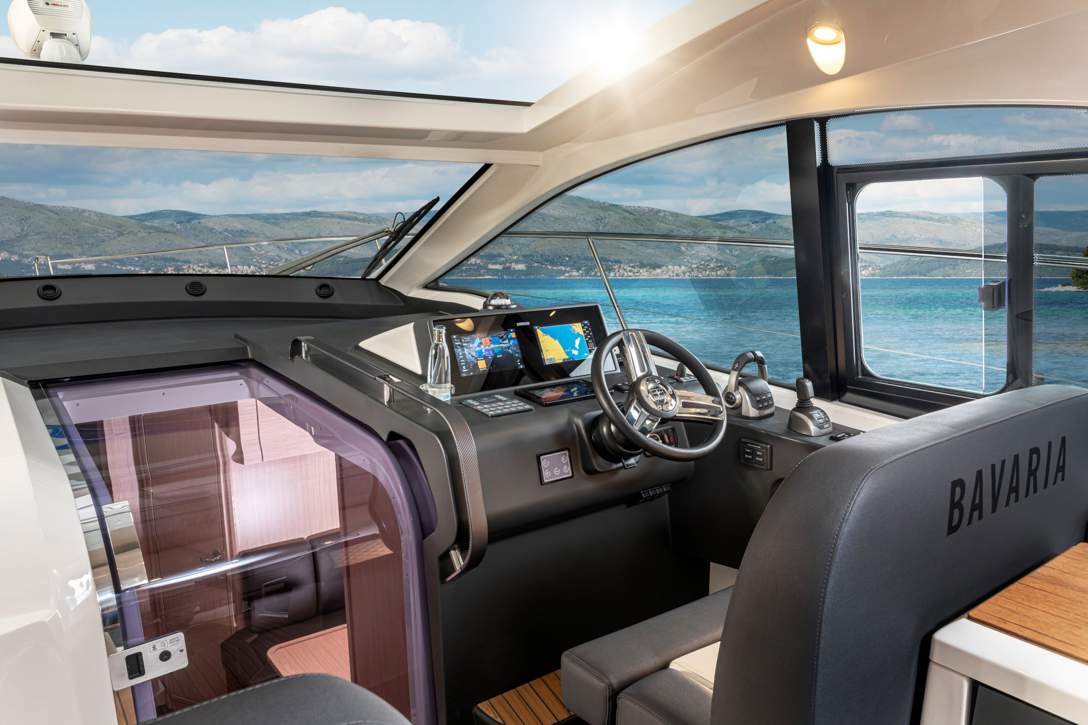 Bavaria SR41 Exterior - 13.jpg